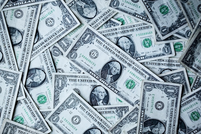 1 dollar bills