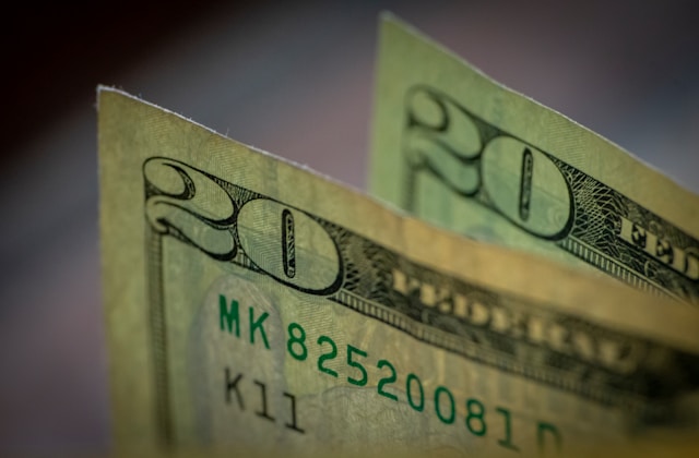 20 dollar bills